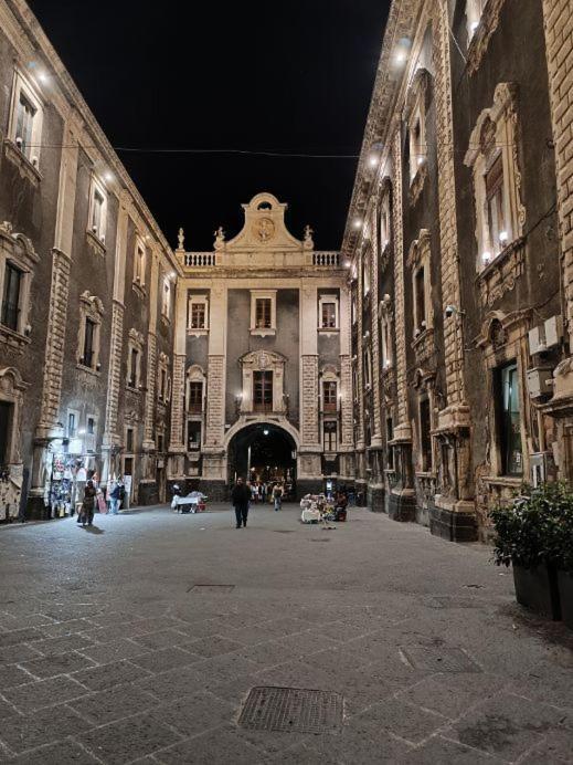 Apartament La Porta Di Mezzo Katania Zewnętrze zdjęcie